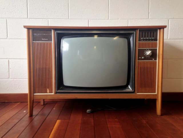 W którym roku wynaleziono telewizor? Odkryj fascynującą historię!